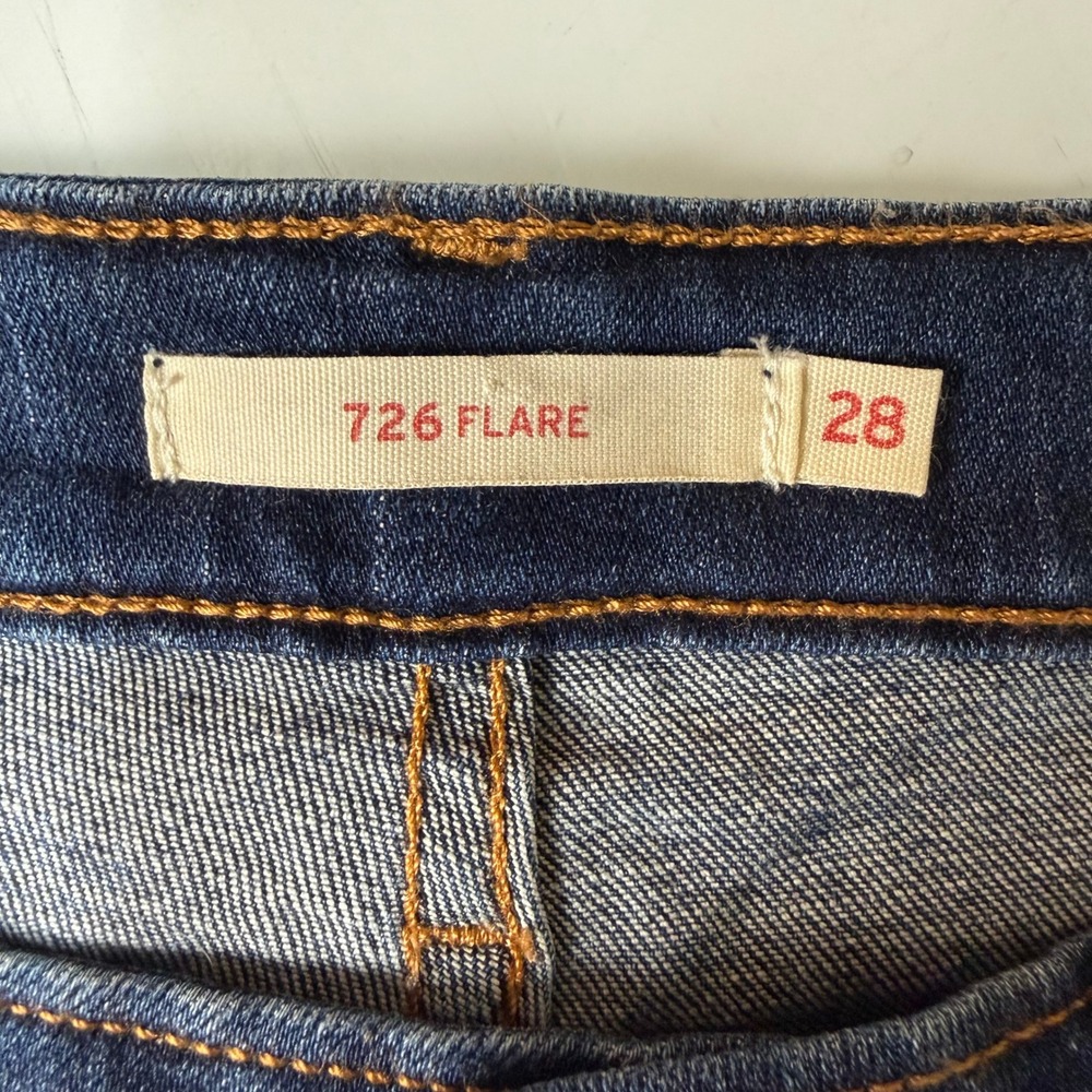 Levis 726 Flare Jeans Womens 28 Blue Dark Wash 28x31 Cotton Stretch Blend Boho - Picture 5 of 12